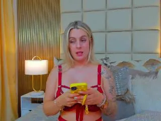 Chat with AinhoaBaker