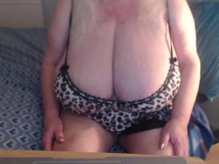 Chat with BustySarita