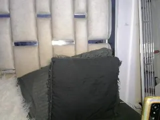 Chat with ChelaQueen16