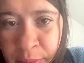 Chat with Ellie_Lovely19