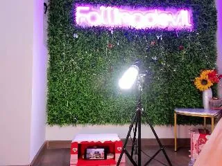 Chat with hottfallingdevil